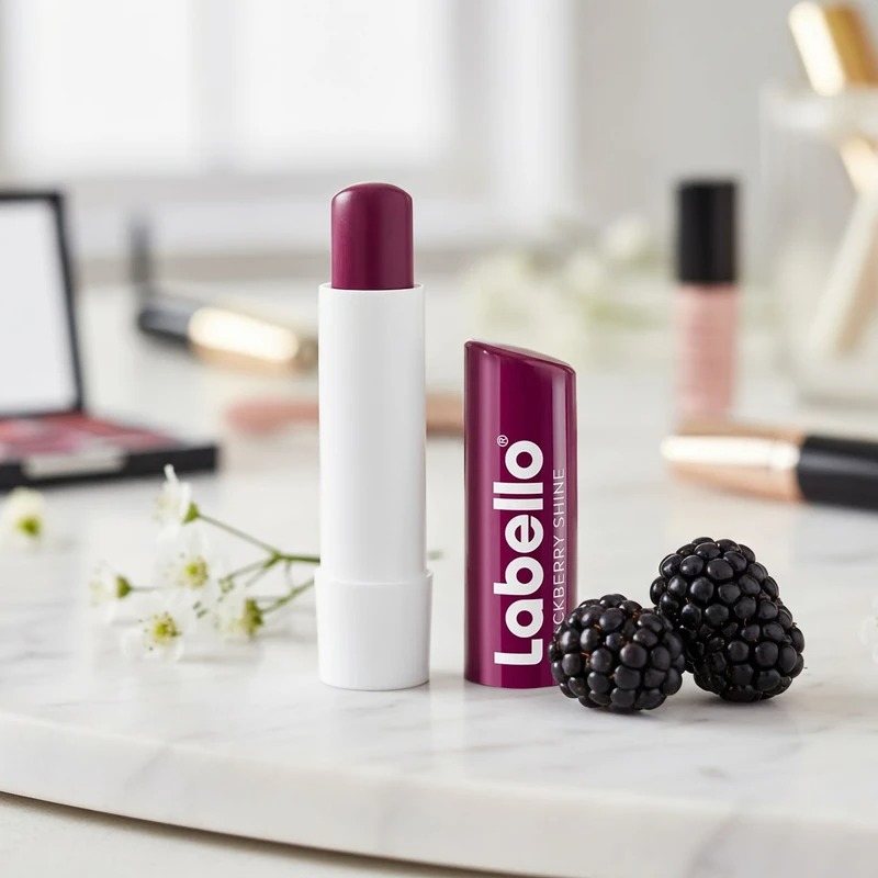 بالم لب لبلو تمشک Labello Black Berry Shine Lip Care (4.8g / 5.5ml)